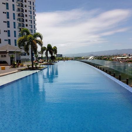 Mactan Newtown 8 Boulevard Deluxe Punta Engano  Luaran gambar