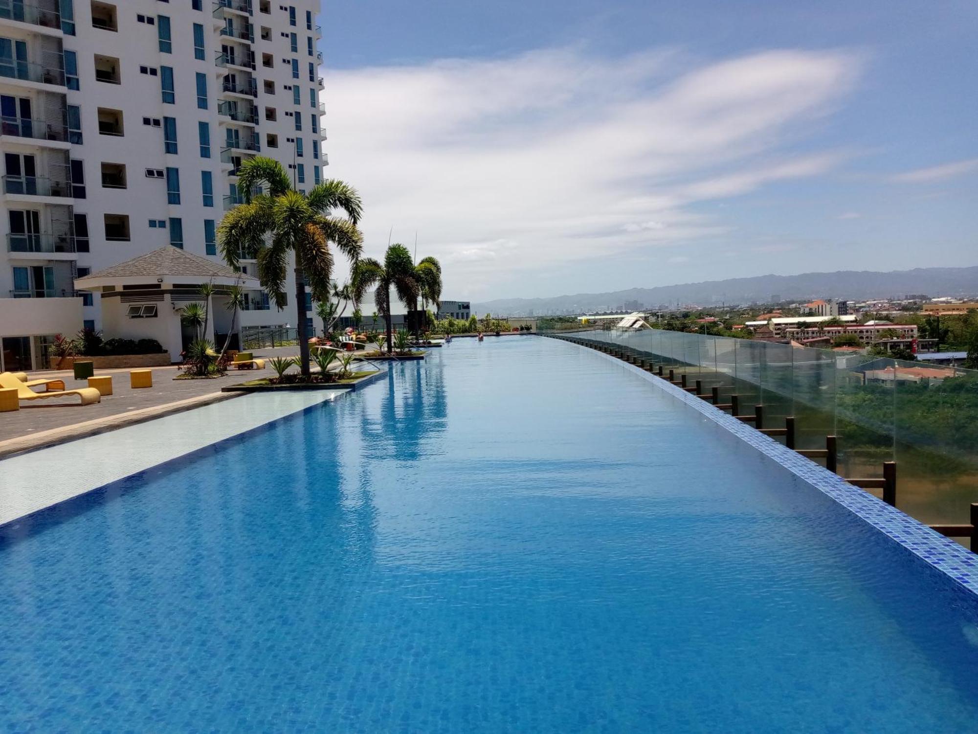 Mactan Newtown 8 Boulevard Deluxe Punta Engano  Luaran gambar