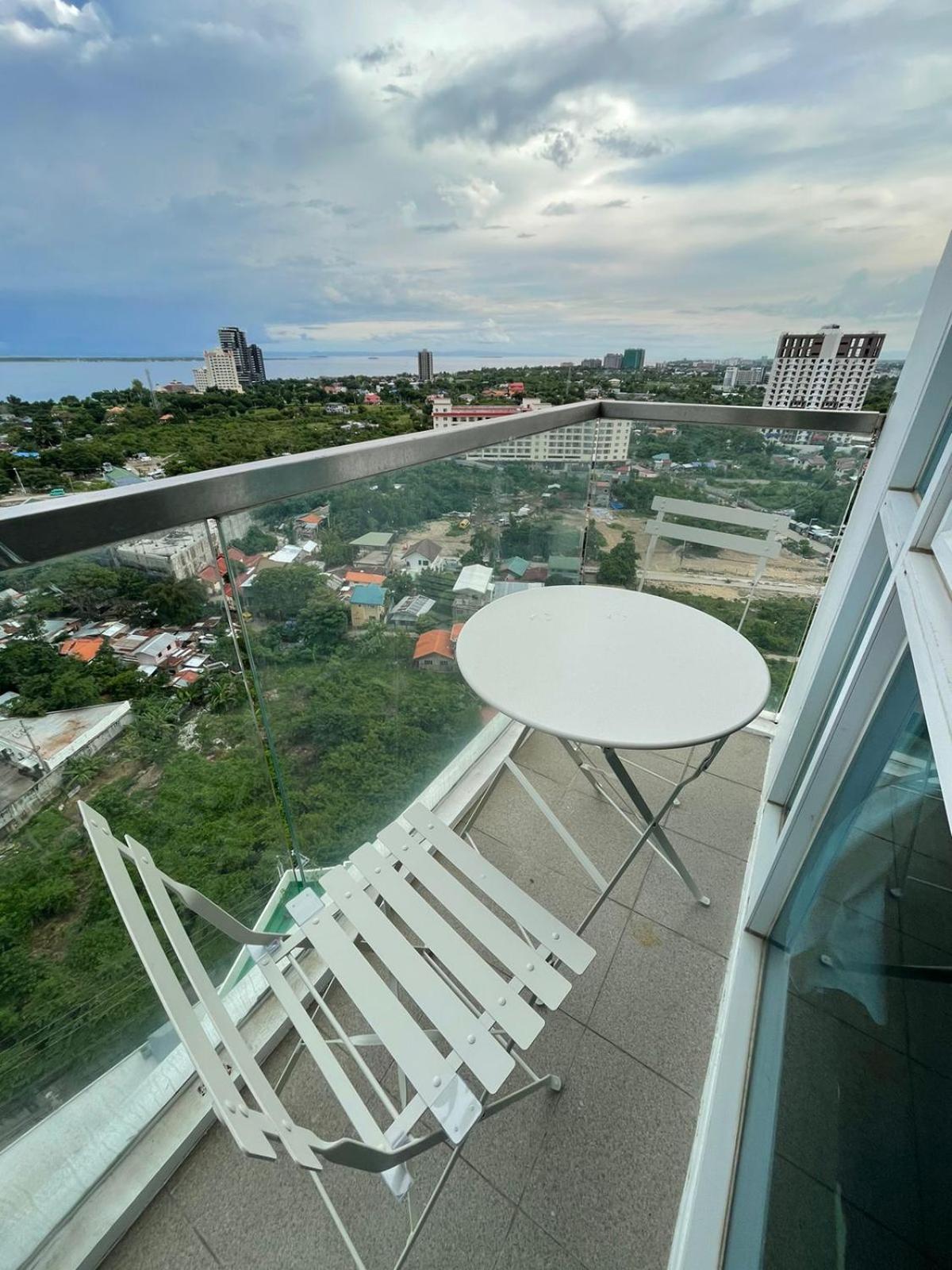 Mactan Newtown 8 Boulevard Deluxe Punta Engano  Luaran gambar