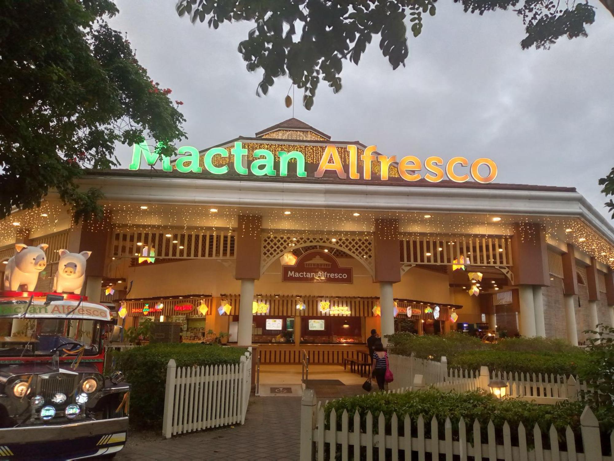 Mactan Newtown 8 Boulevard Deluxe Punta Engano  Luaran gambar