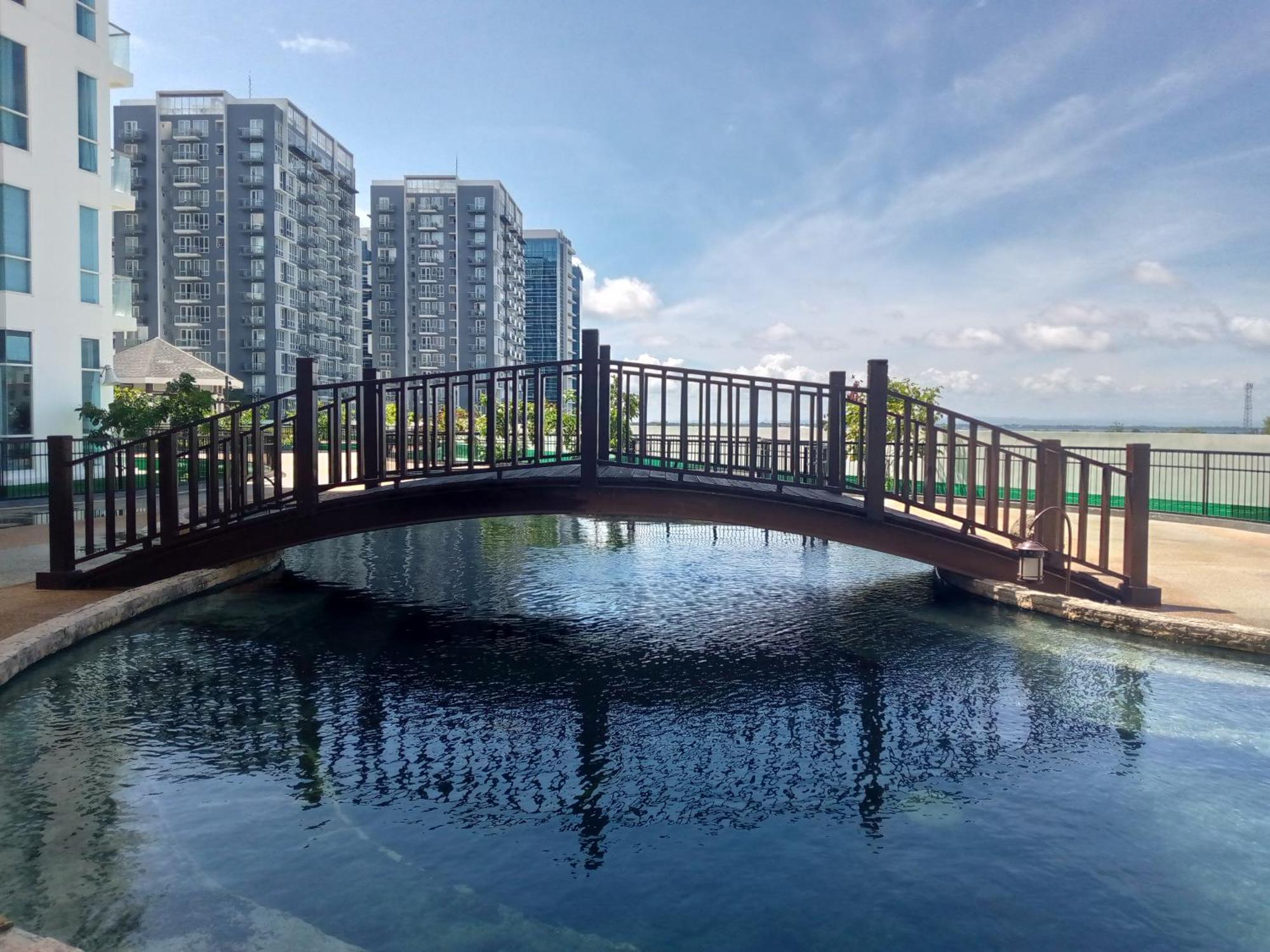 Mactan Newtown 8 Boulevard Deluxe Punta Engano  Luaran gambar