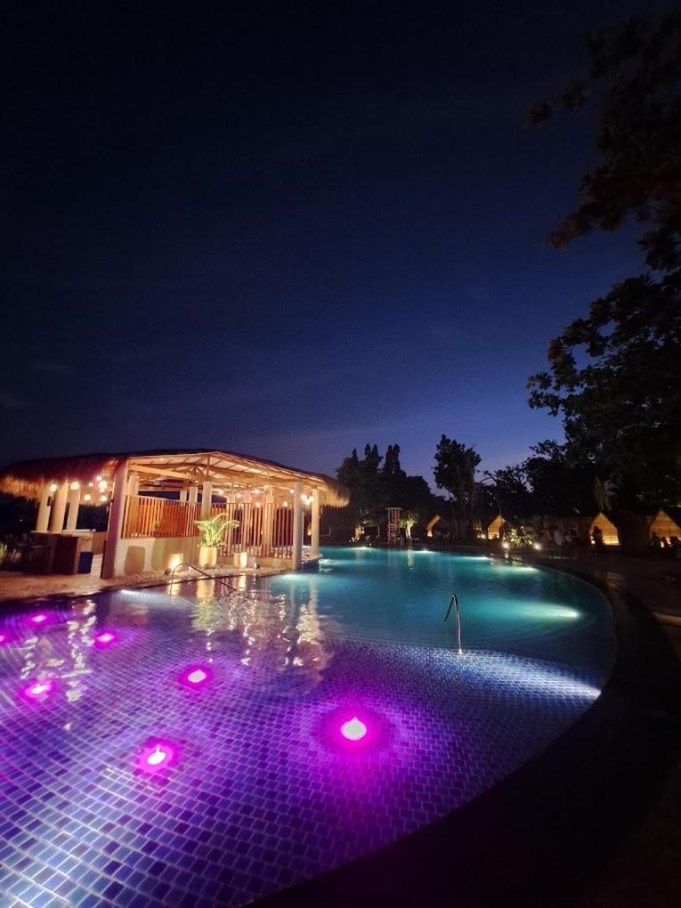 Mactan Newtown 8 Boulevard Deluxe Punta Engano  Luaran gambar